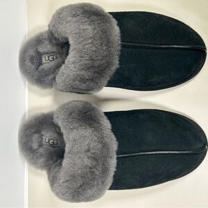 UGG Black Slippers with Gray Fur New